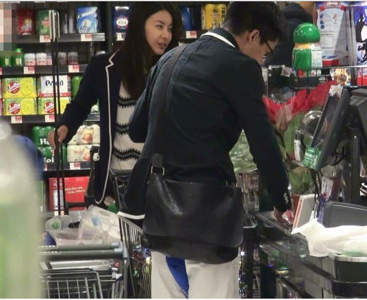 郭晶晶購物照 郭晶晶購物照