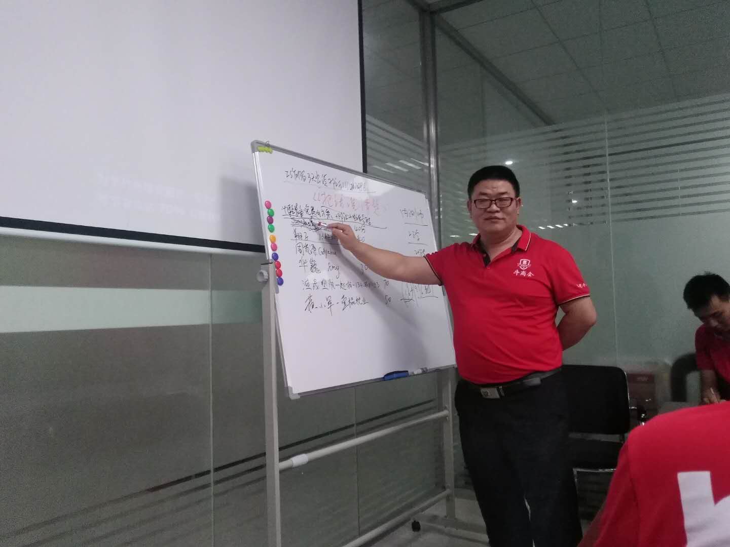 牛商會筆桿子----鄧立萬 牛商會筆桿子----鄧立萬